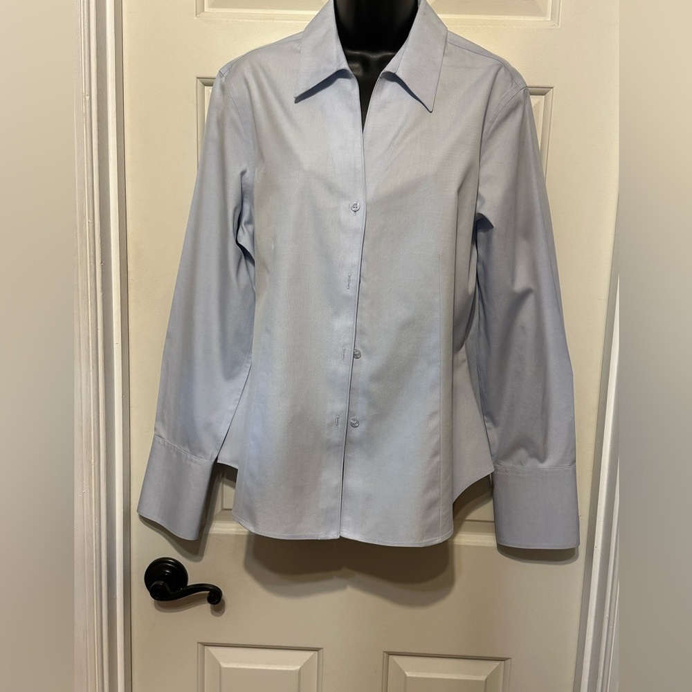SG109 Jones New York Platinum Collection Light Blue Shirt with cuffs.